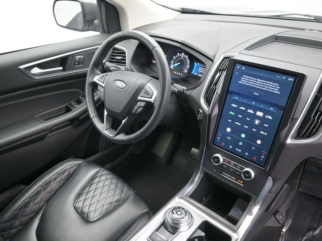 Used 2024 Ford Edge Titanium image 17