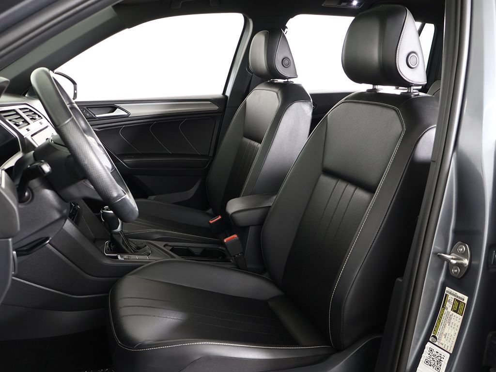 Used 2024 Volkswagen Tiguan SE R-Line FWD image 32