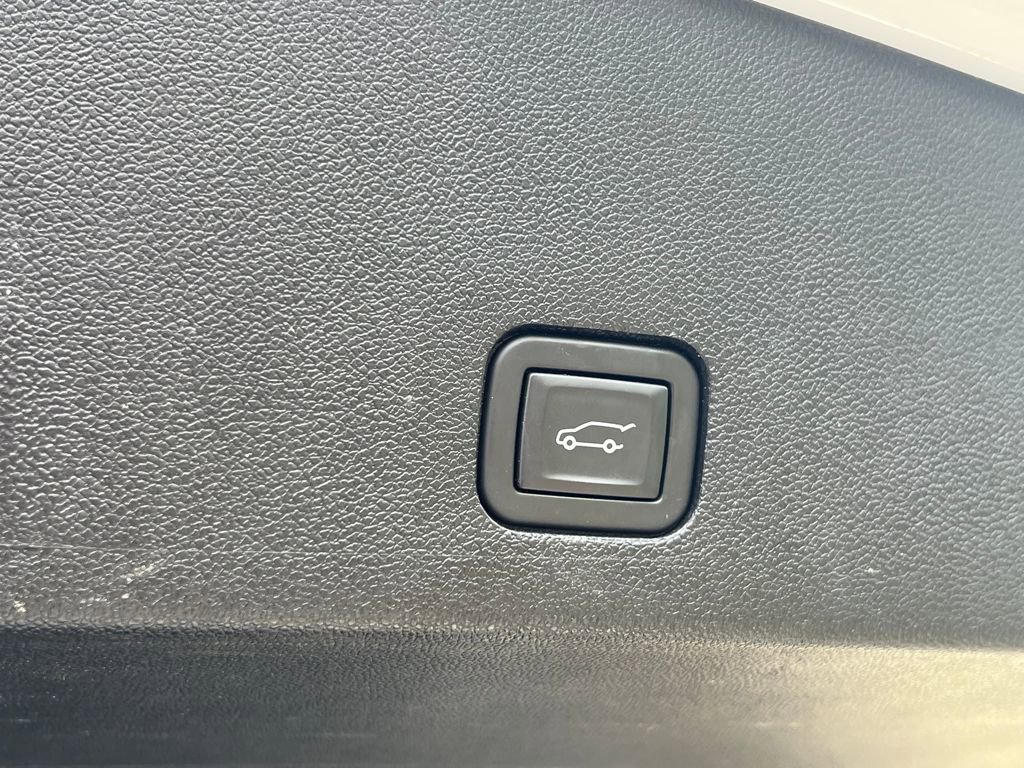 Used 2024 Cadillac XT6 Sport w/ LPO, Onyx Lite Package image 23