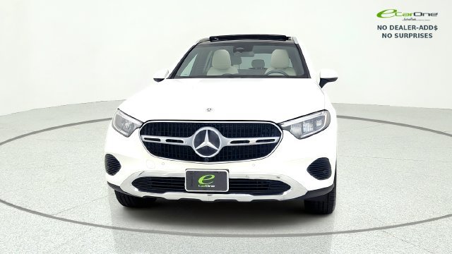 Used 2025 Mercedes-Benz GLC 350e 4MATIC image 3