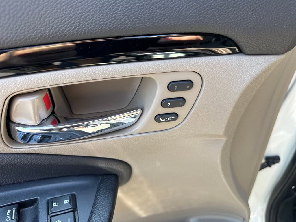 Used 2016 Honda Pilot Touring image 12