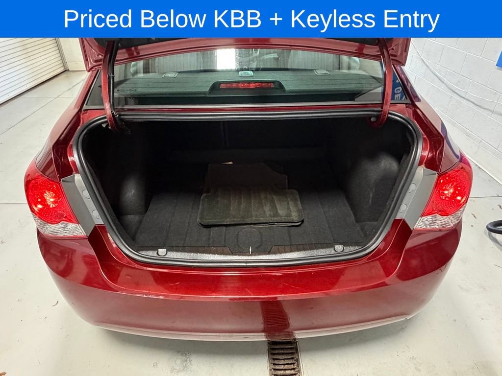Used 2016 Chevrolet Cruze LT FWD image 14