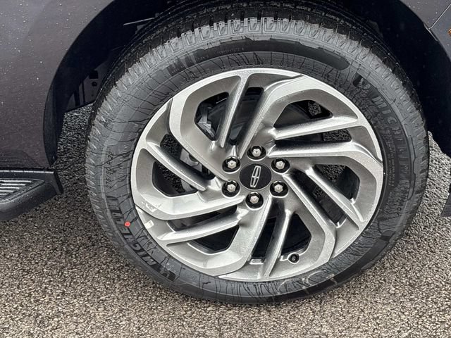 New 2026 Lincoln Navigator L Premier AWD/4WD image 9