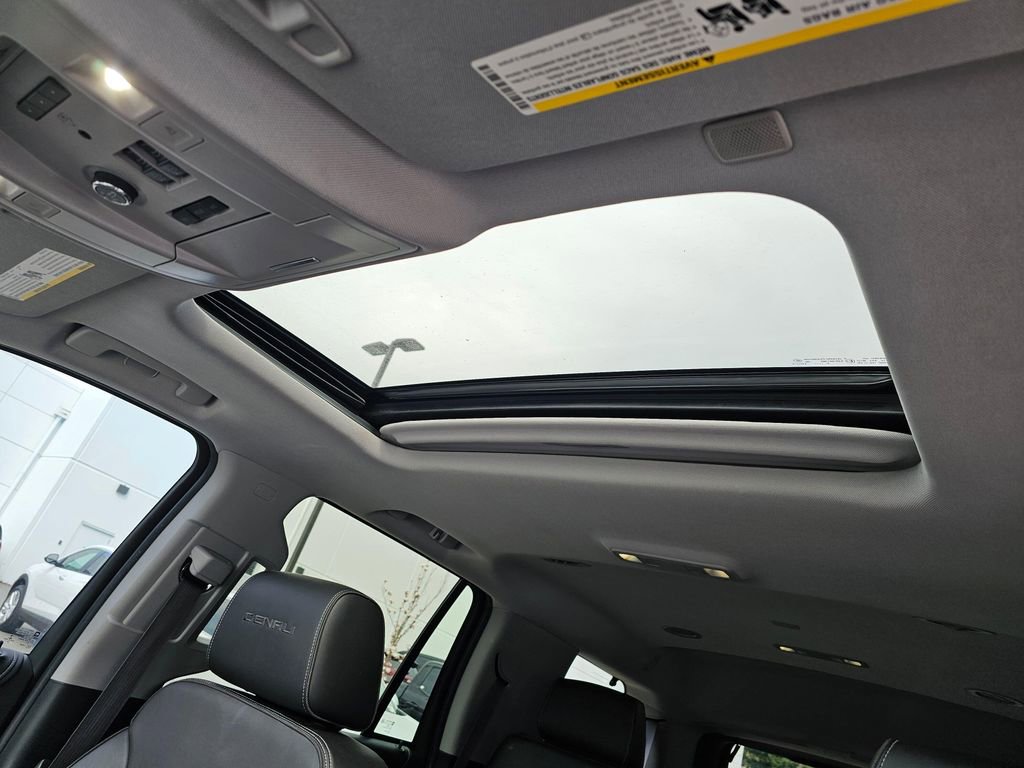 Used 2017 GMC Yukon Denali image 24