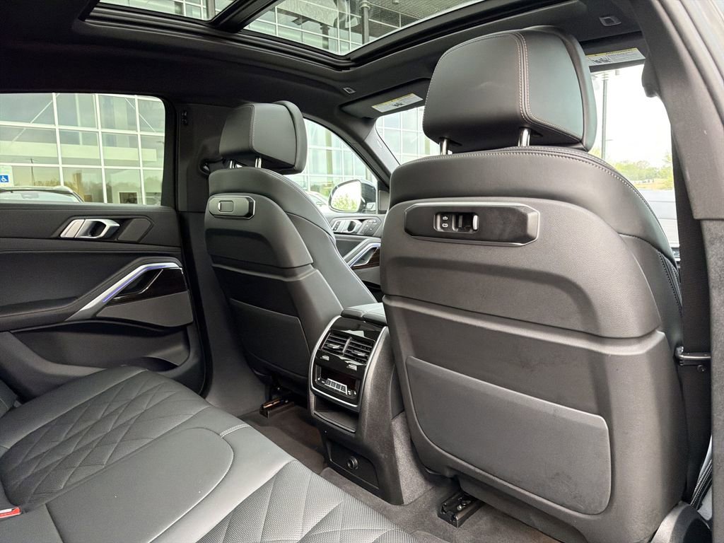 Used 2025 BMW X6 xDrive40i image 17