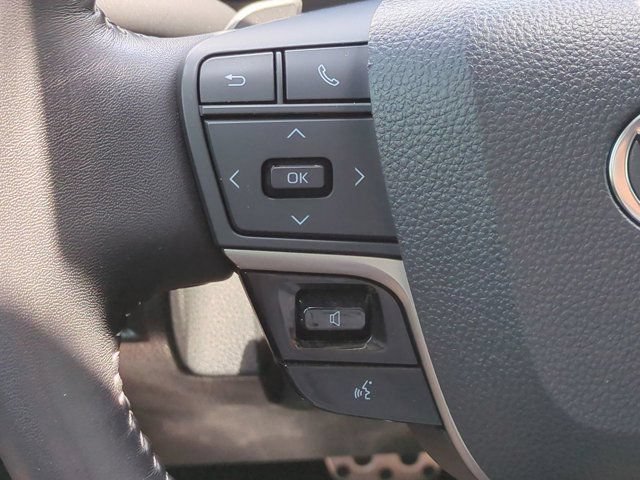 Used 2025 Toyota Camry SE FWD image 21
