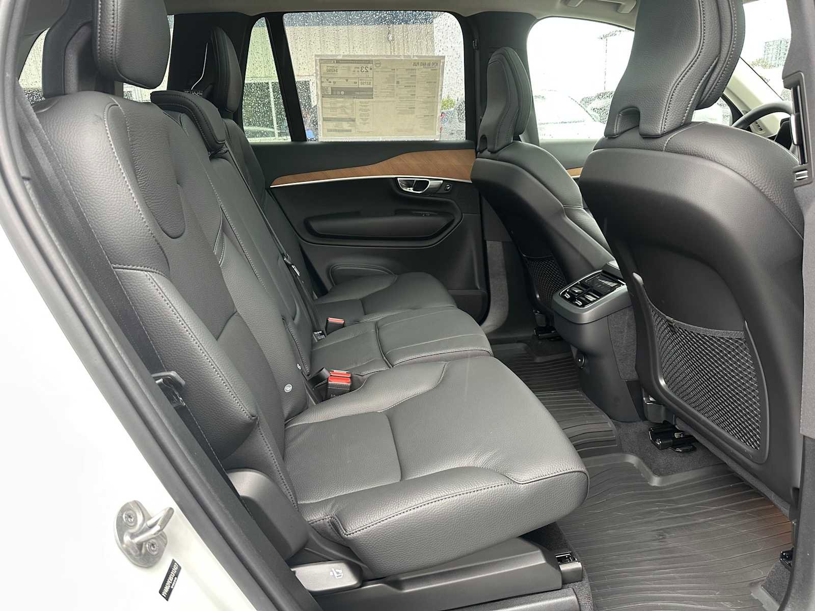 Used 2025 Volvo XC90 B6 Plus w/ Protection Package Premier AWD/4WD image 12