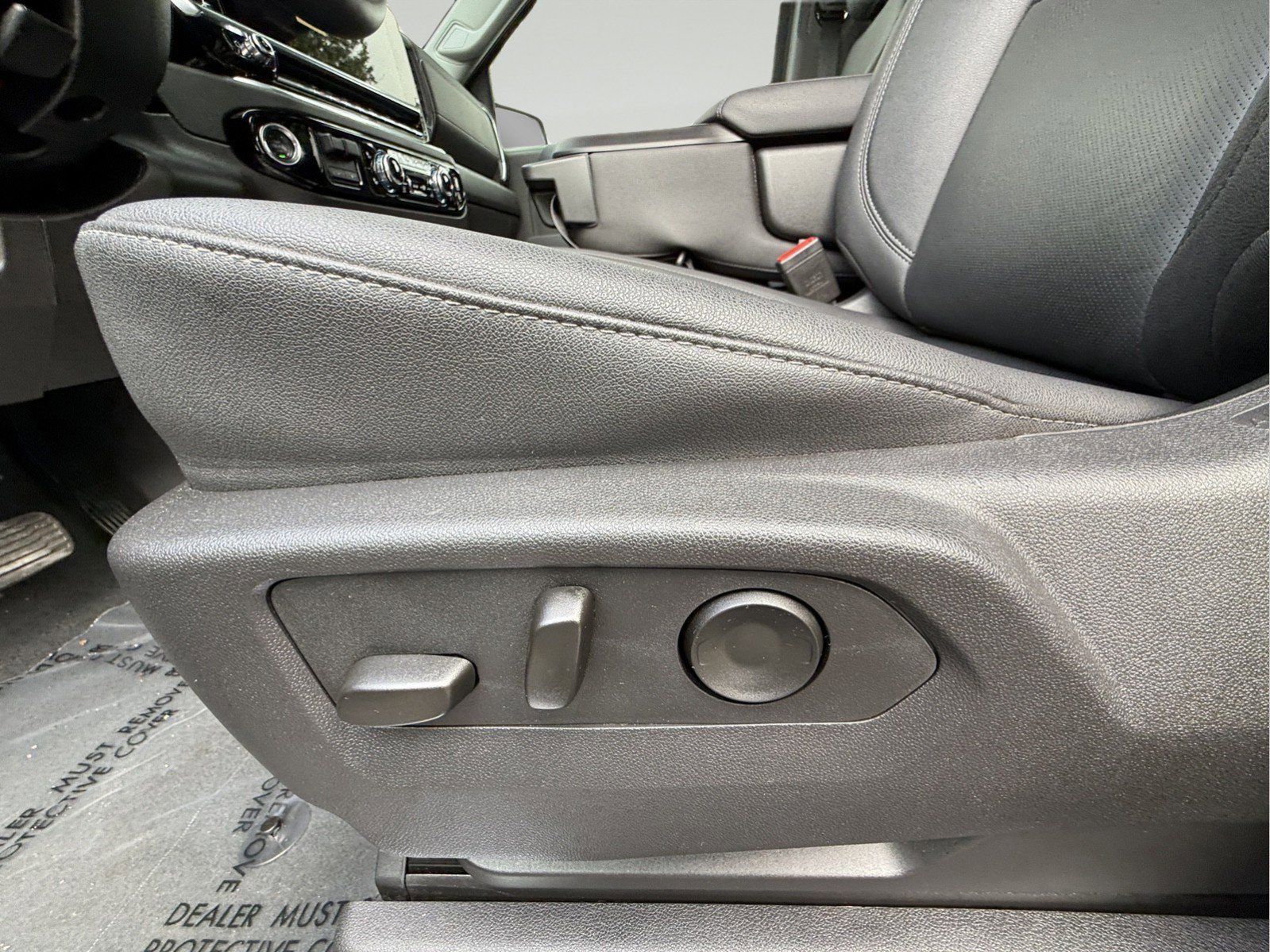 Certified 2025 GMC Sierra 1500 SLT image 18