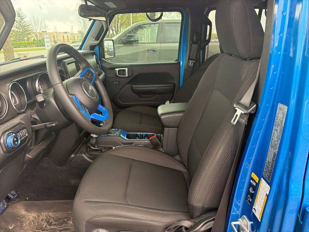 Used 2022 Jeep Gladiator Willys image 6