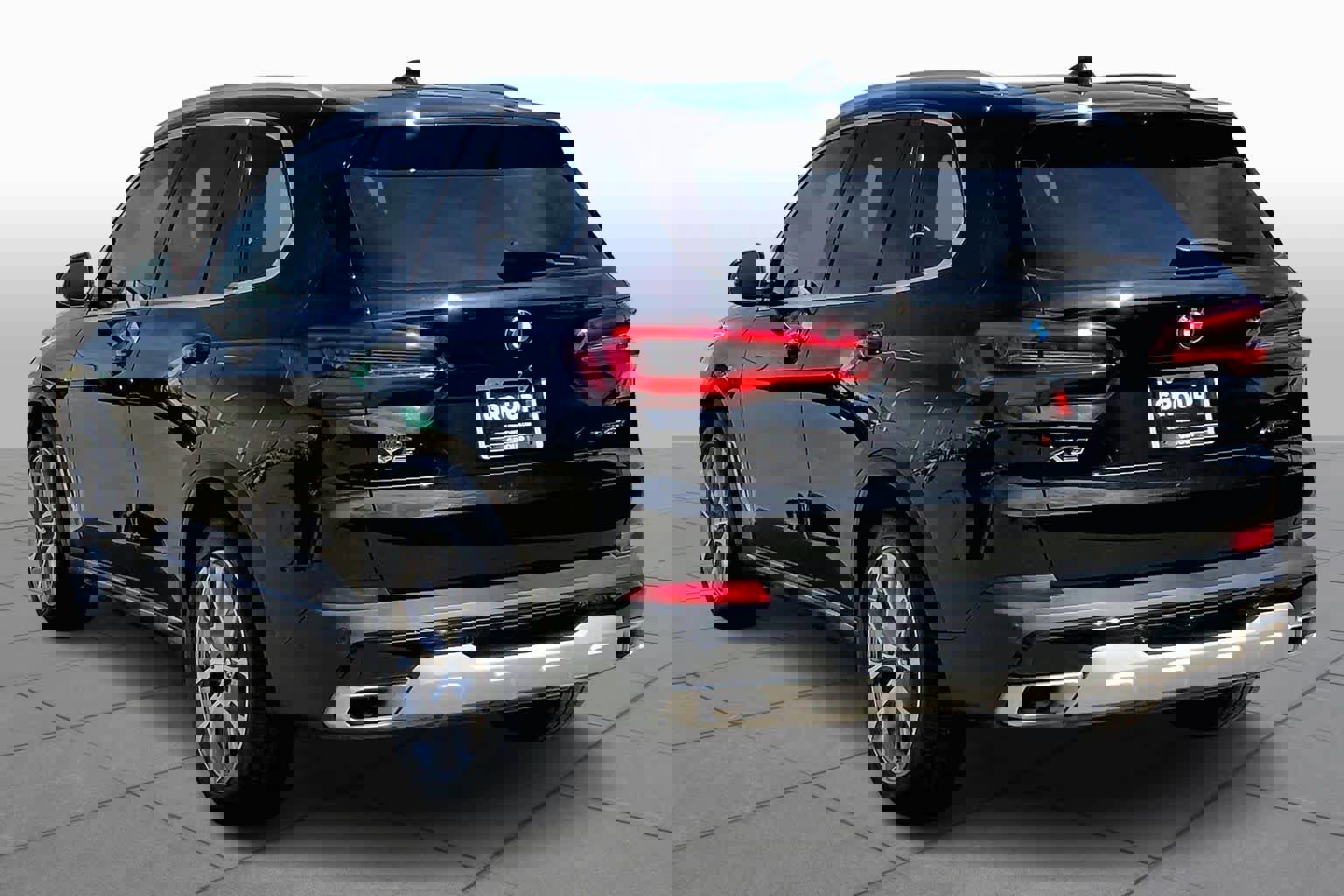 Used 2023 BMW X5 xDrive40i w/ Premium Package image 11