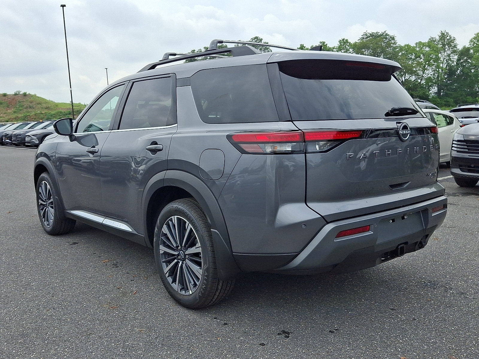 New 2026 Nissan Pathfinder Platinum AWD/4WD image 4