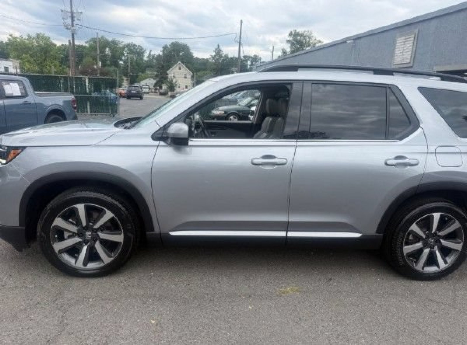 Used 2024 Honda Pilot Touring image 5