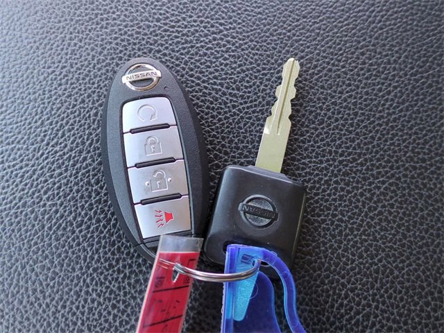 Used 2021 Nissan Titan SV w/ SV Convenience Package image 29