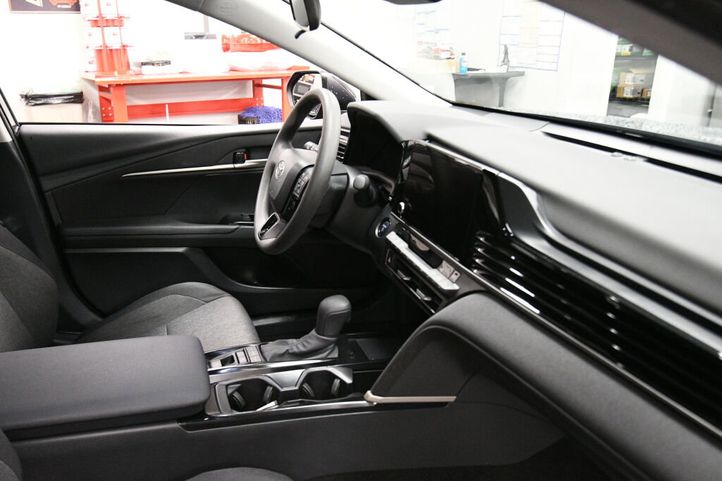 Certified 2025 Toyota Camry LE image 27