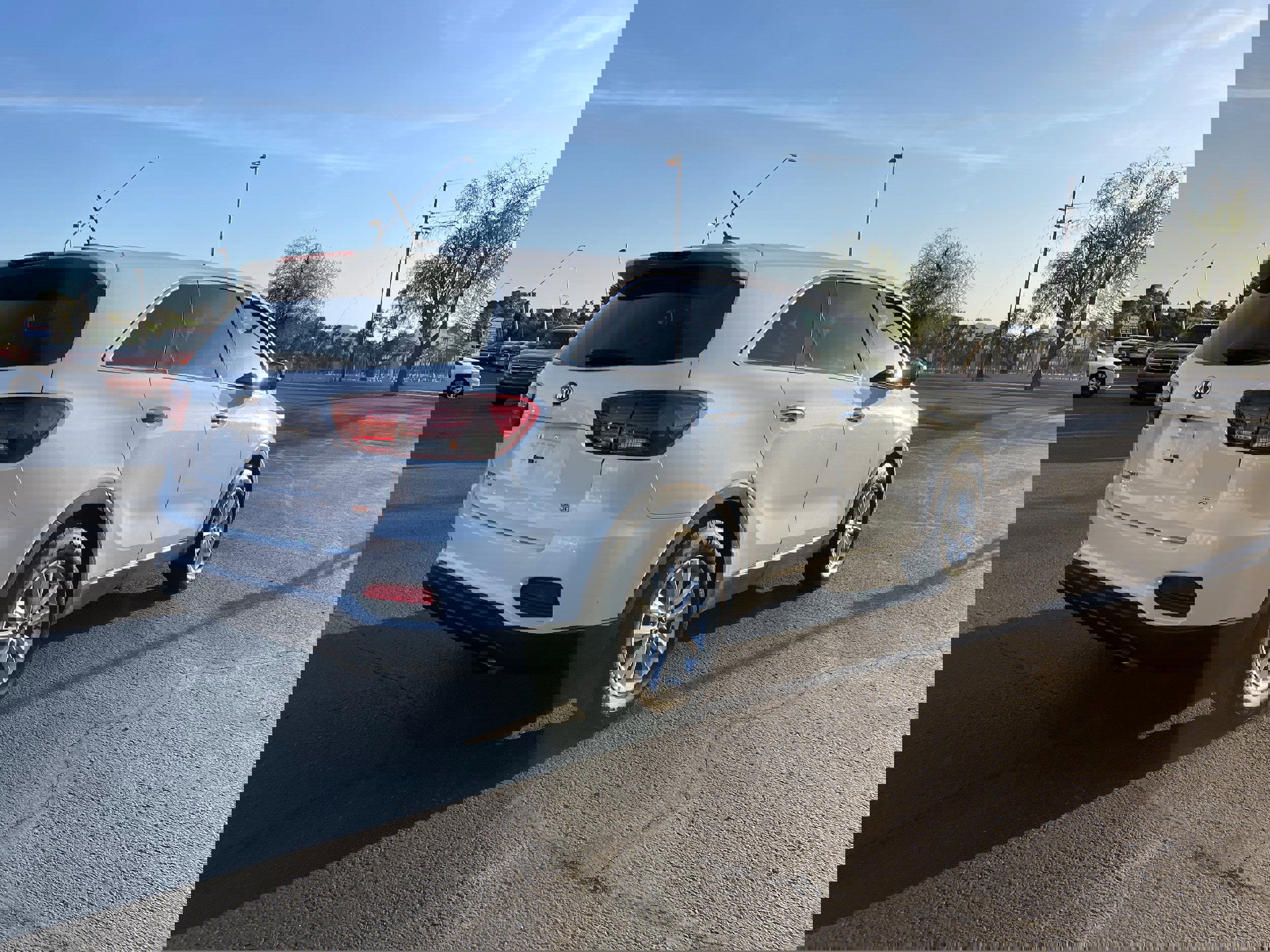 Used 2019 Kia Sorento LX image 5