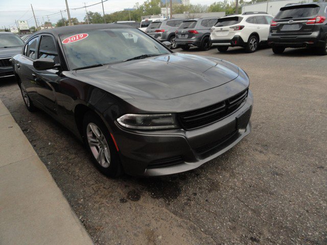 Used 2019 Dodge Charger SXT w/ Leather Interior Group image 4