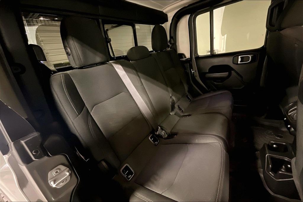 Used 2022 Jeep Gladiator Willys image 34