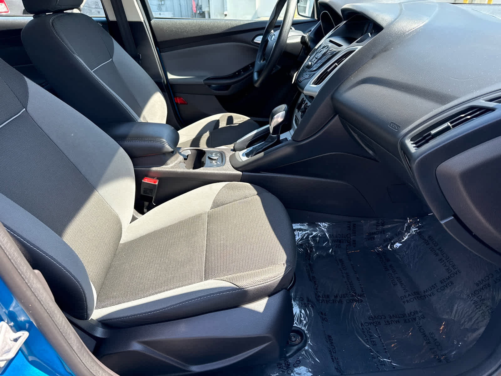 Used 2014 Ford Focus SE w/ SE Winter Package FWD image 12