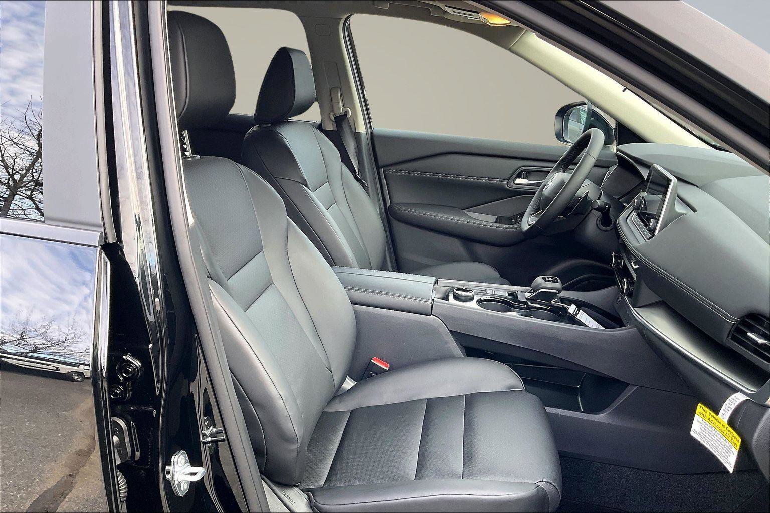 New 2026 Nissan Rogue SV w/ SV Premium Package AWD/4WD image 9