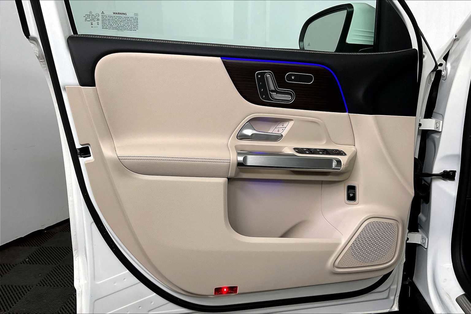 New 2025 Mercedes-Benz GLB 250 4MATIC image 12