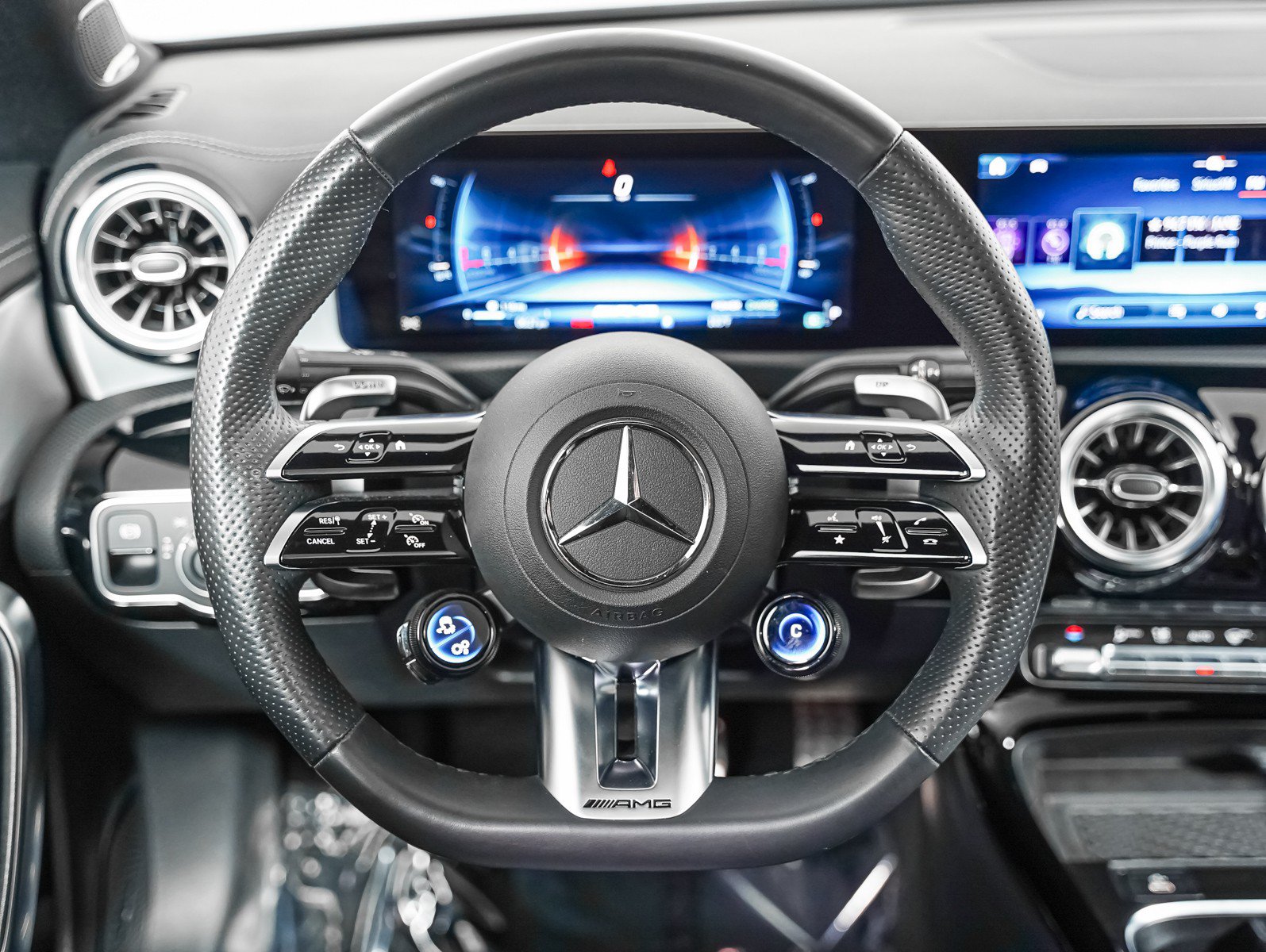 Certified 2025 Mercedes-Benz CLA 35 AMG 4MATIC image 15