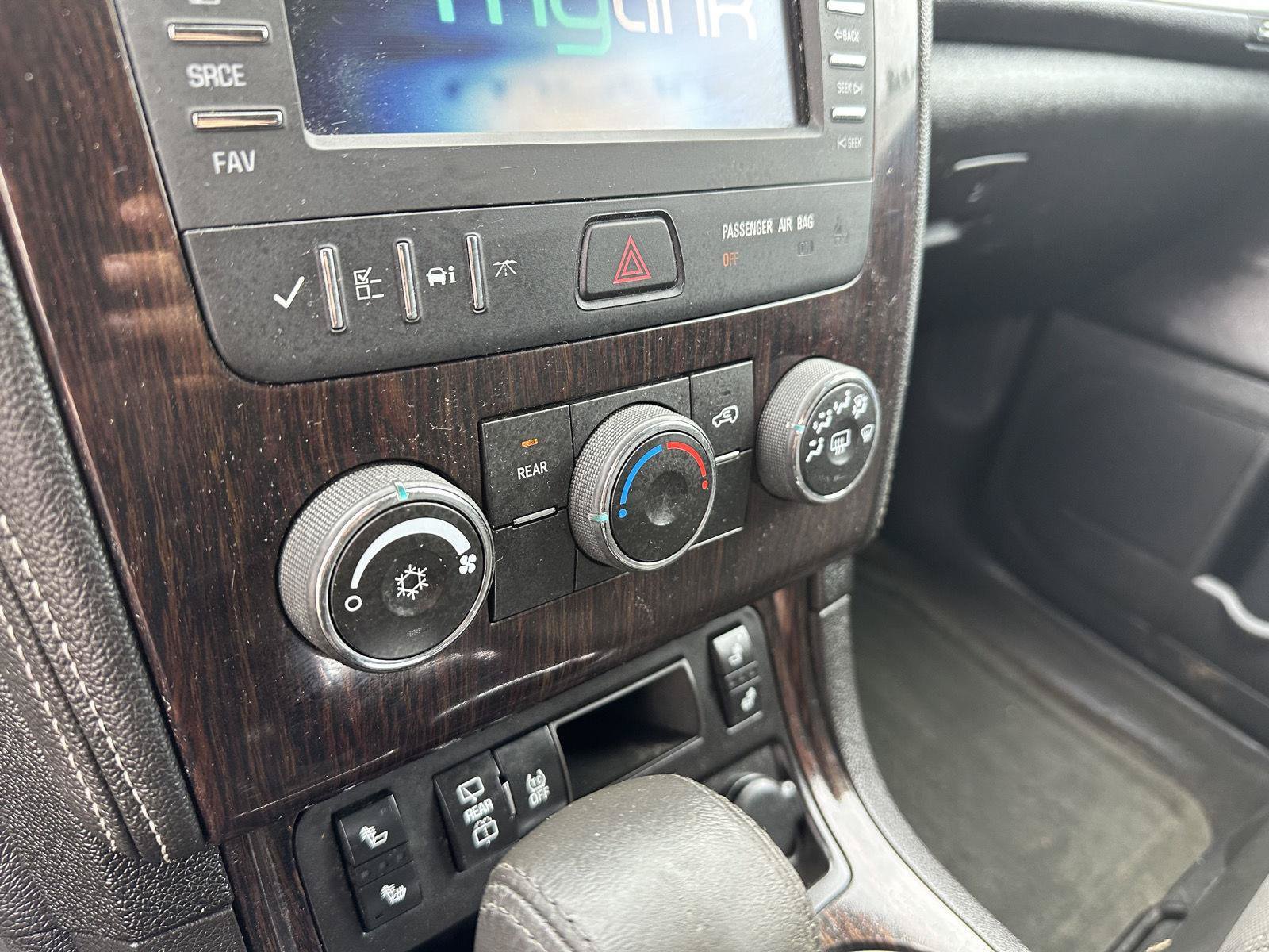 Used 2015 Chevrolet Traverse LT w/ Style and Technology Package FWD image 28