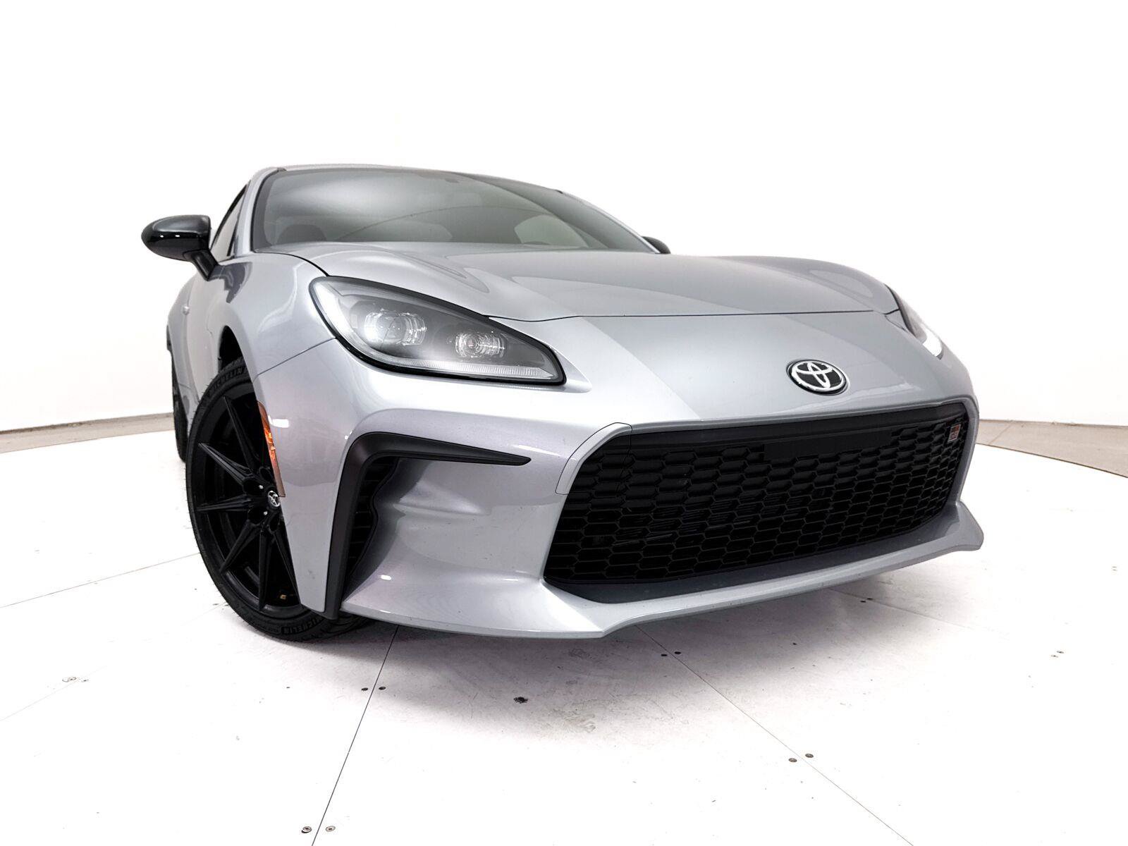 Used 2025 Toyota GR86 Premium RWD image 6