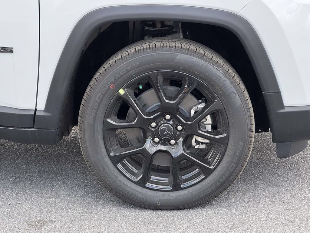 New 2026 Jeep Compass Latitude w/ Sun and Sound Group AWD/4WD image 12