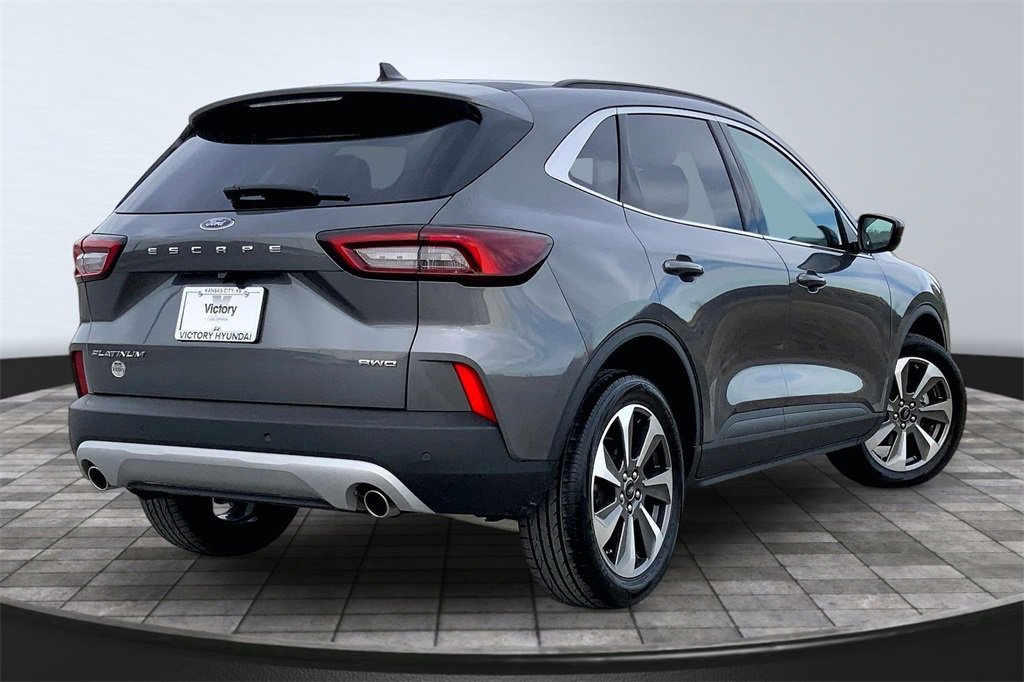 Used 2023 Ford Escape Platinum image 5