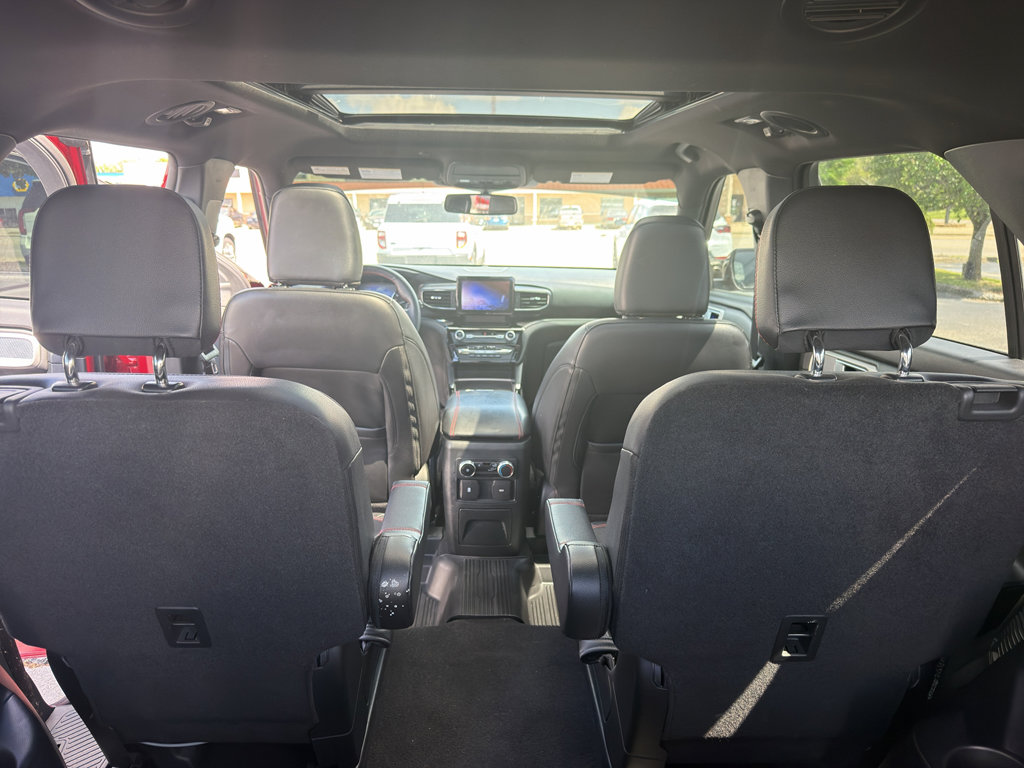 Used 2023 Ford Explorer ST-Line w/ Class IV Trailer Tow Package RWD image 12