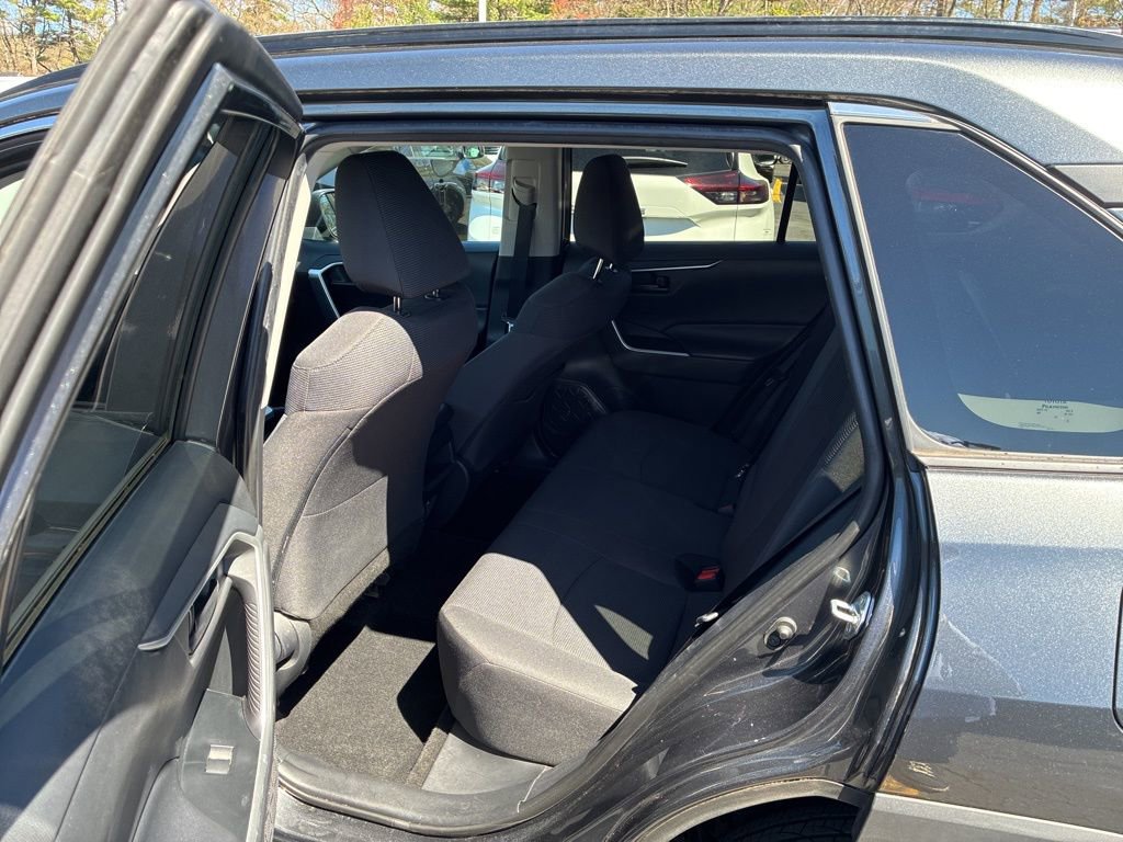 Used 2019 Toyota RAV4 LE w/ All Weather Liner Package AWD/4WD image 21