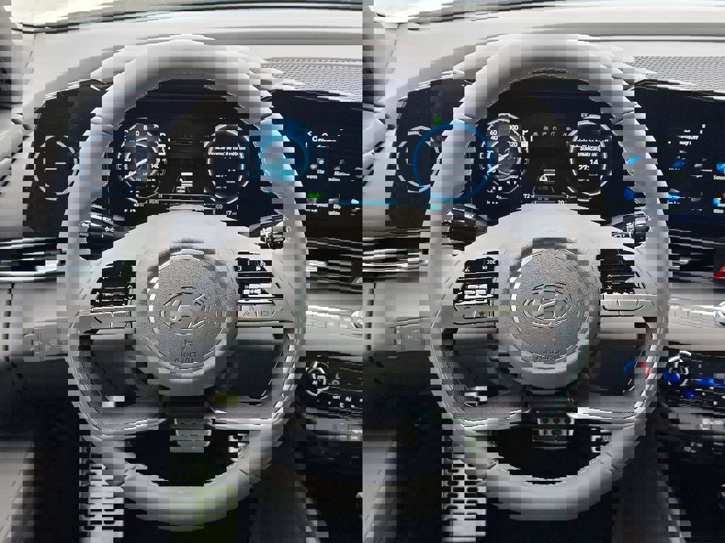 New 2025 Hyundai Elantra SEL image 14