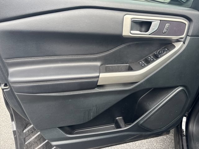 Used 2023 Ford Explorer XLT w/ Equipment Group 202A AWD/4WD image 16