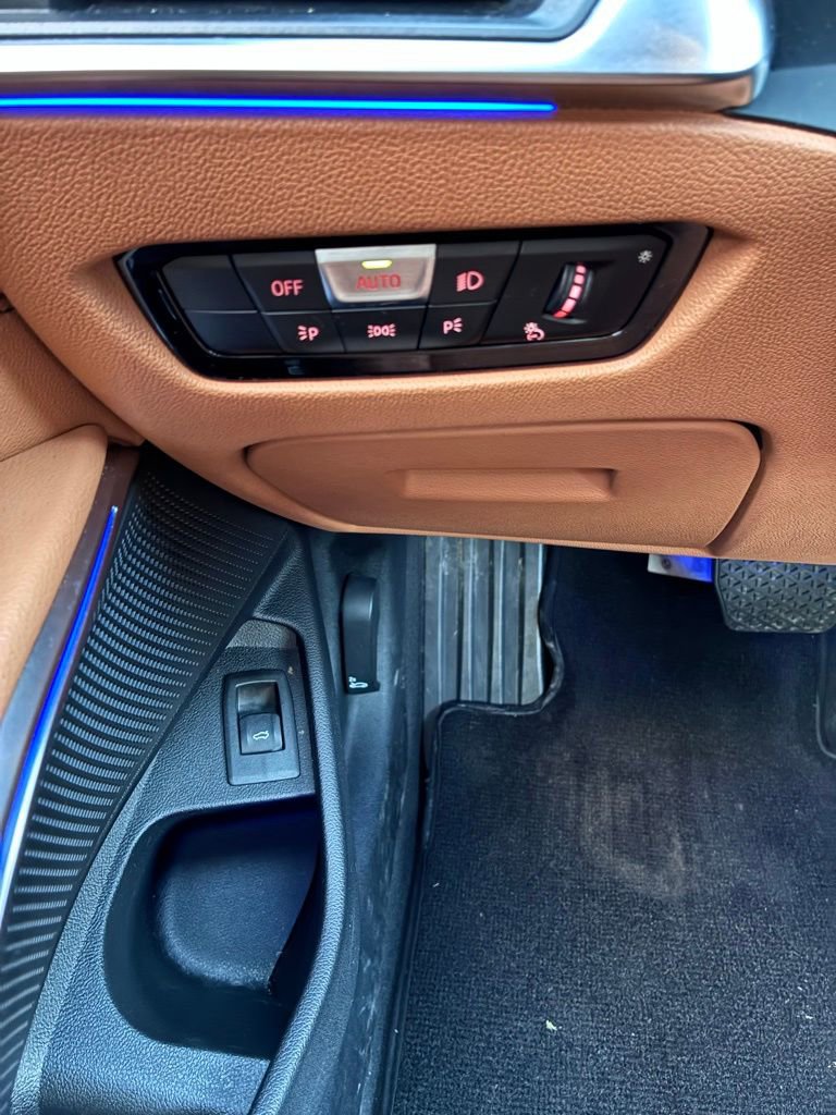 Used 2019 BMW 330i xDrive Sedan w/ Premium Package image 27