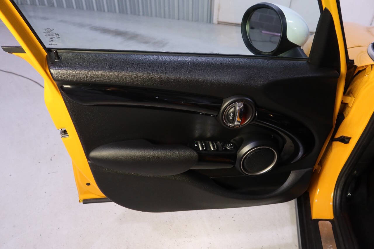 Used 2015 MINI Cooper S image 30