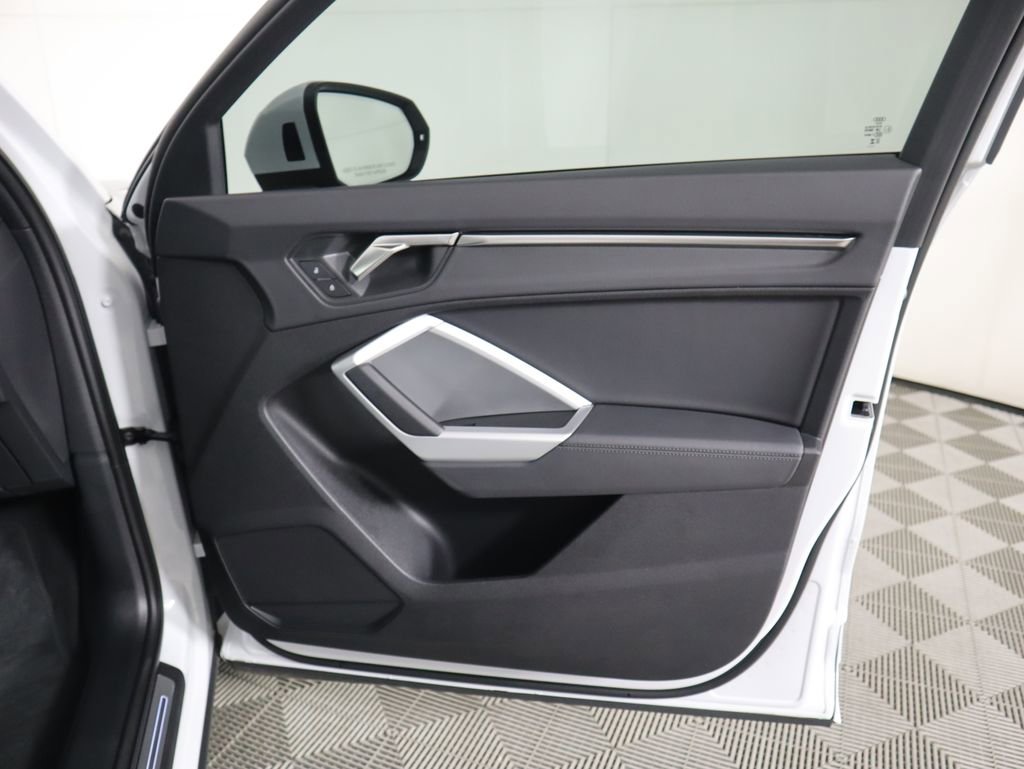 Certified 2025 Audi Q3 2.0T Premium w/ Convenience Package image 25