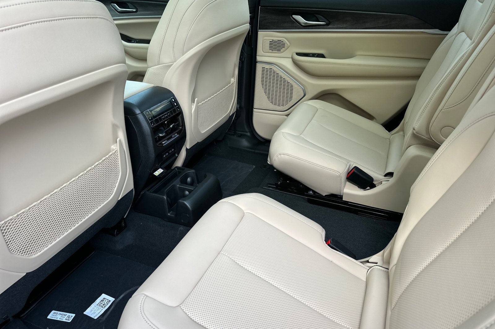 New 2026 Jeep Grand Cherokee L Limited AWD/4WD image 11