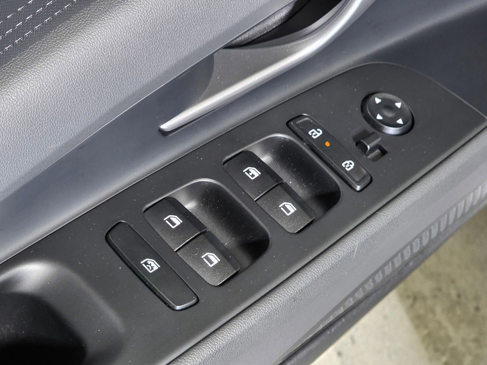 Used 2026 Hyundai Elantra SE image 21