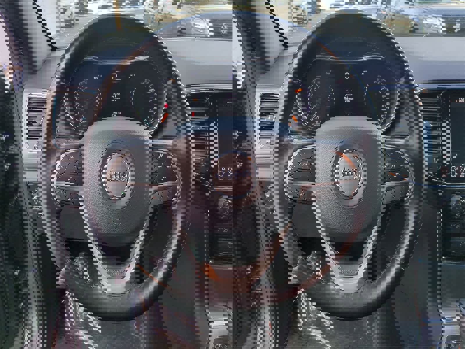 Used 2019 Jeep Grand Cherokee Altitude image 22