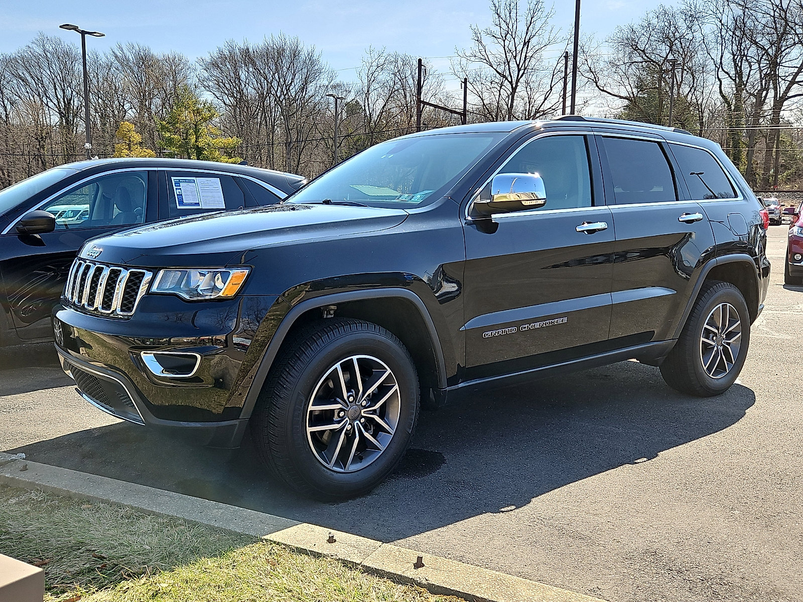 Used 2019 Jeep Grand Cherokee Limited image 3