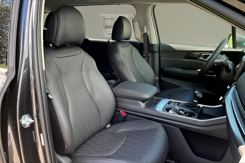 New 2027 Kia Carnival EX FWD image 11