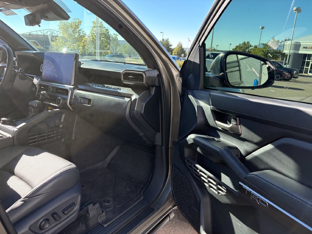 Used 2024 Toyota Tacoma TRD Off-Road w/ TRD Off Road Premium Package AWD/4WD image 28