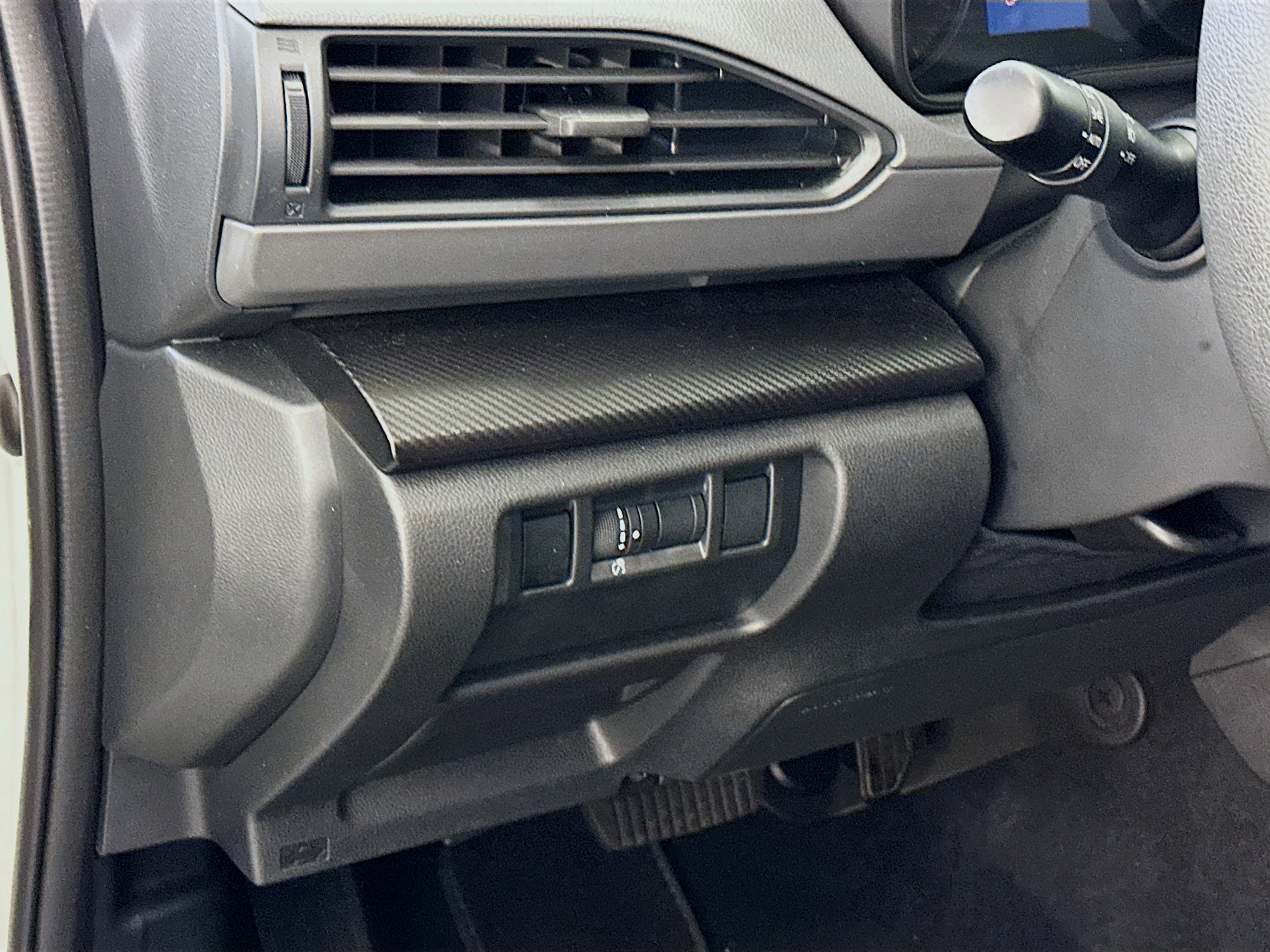 Used 2024 Subaru Crosstrek 2.0i Premium image 17