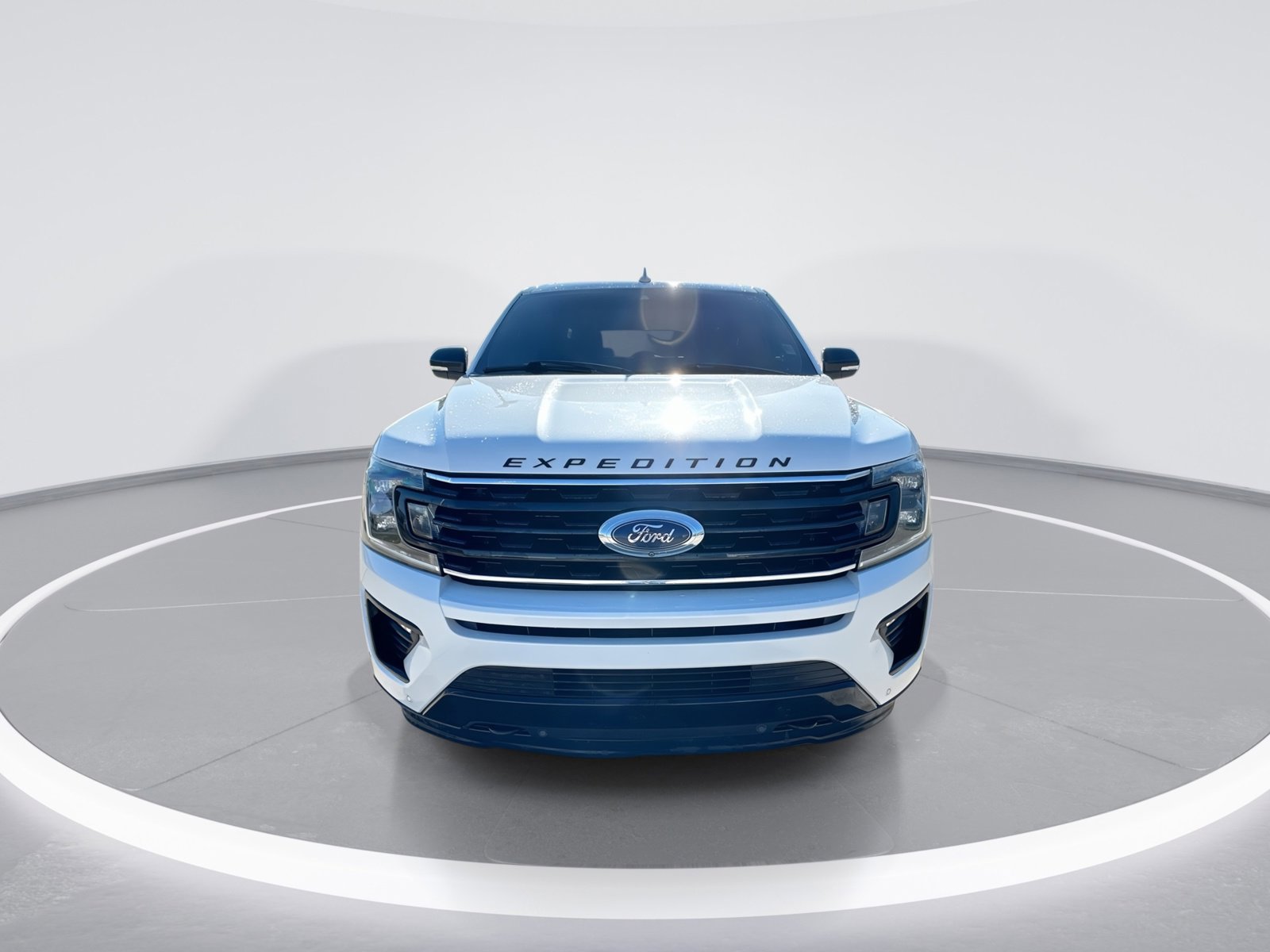 Used 2019 Ford Expedition Max Limited w/ Equipment Group 303A AWD/4WD image 3