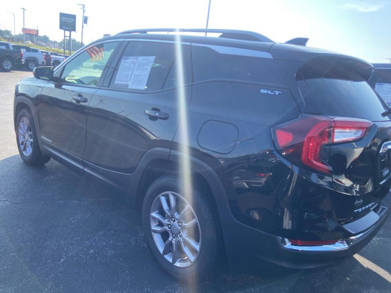 Used 2024 GMC Terrain SLT AWD/4WD image 5