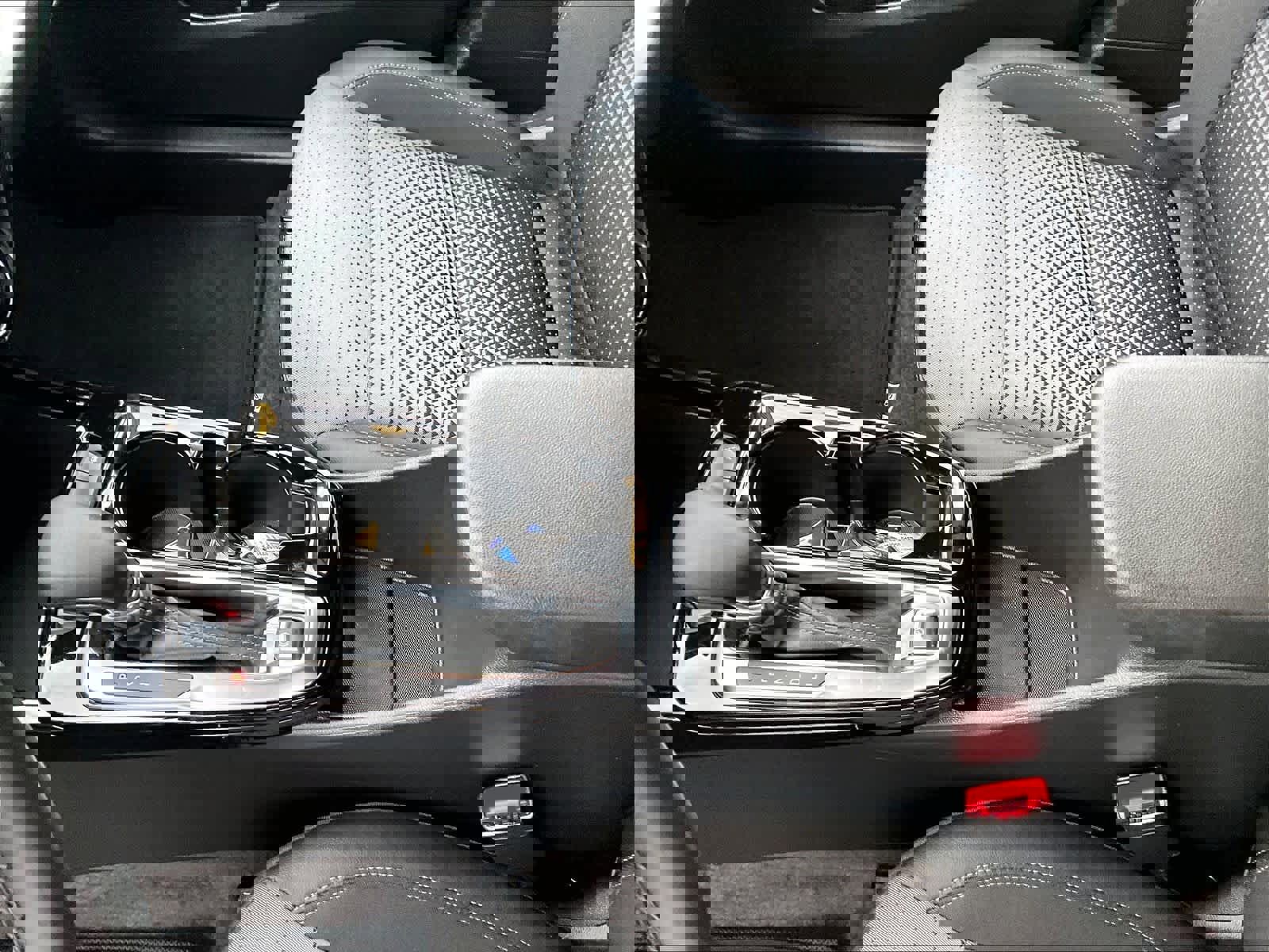 Used 2025 Chevrolet Trax LT w/ LT Convenience Package image 19