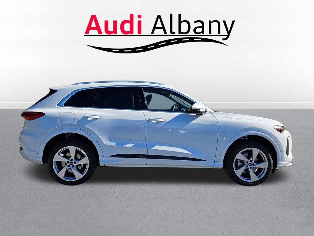 New 2025 Audi Q5 Premium Plus image 3
