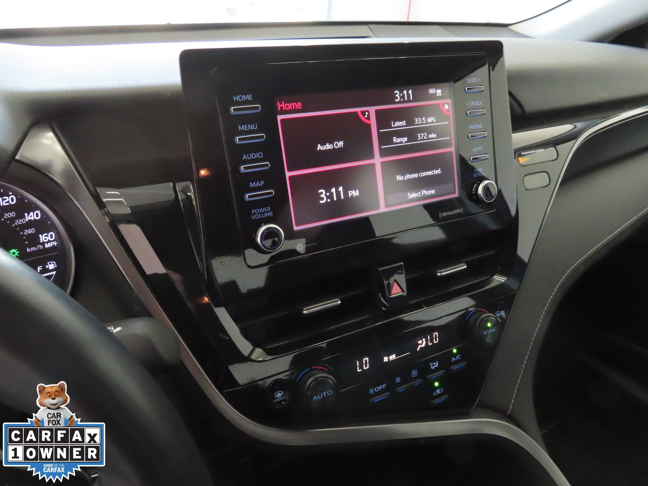 Used 2024 Toyota Camry SE image 19