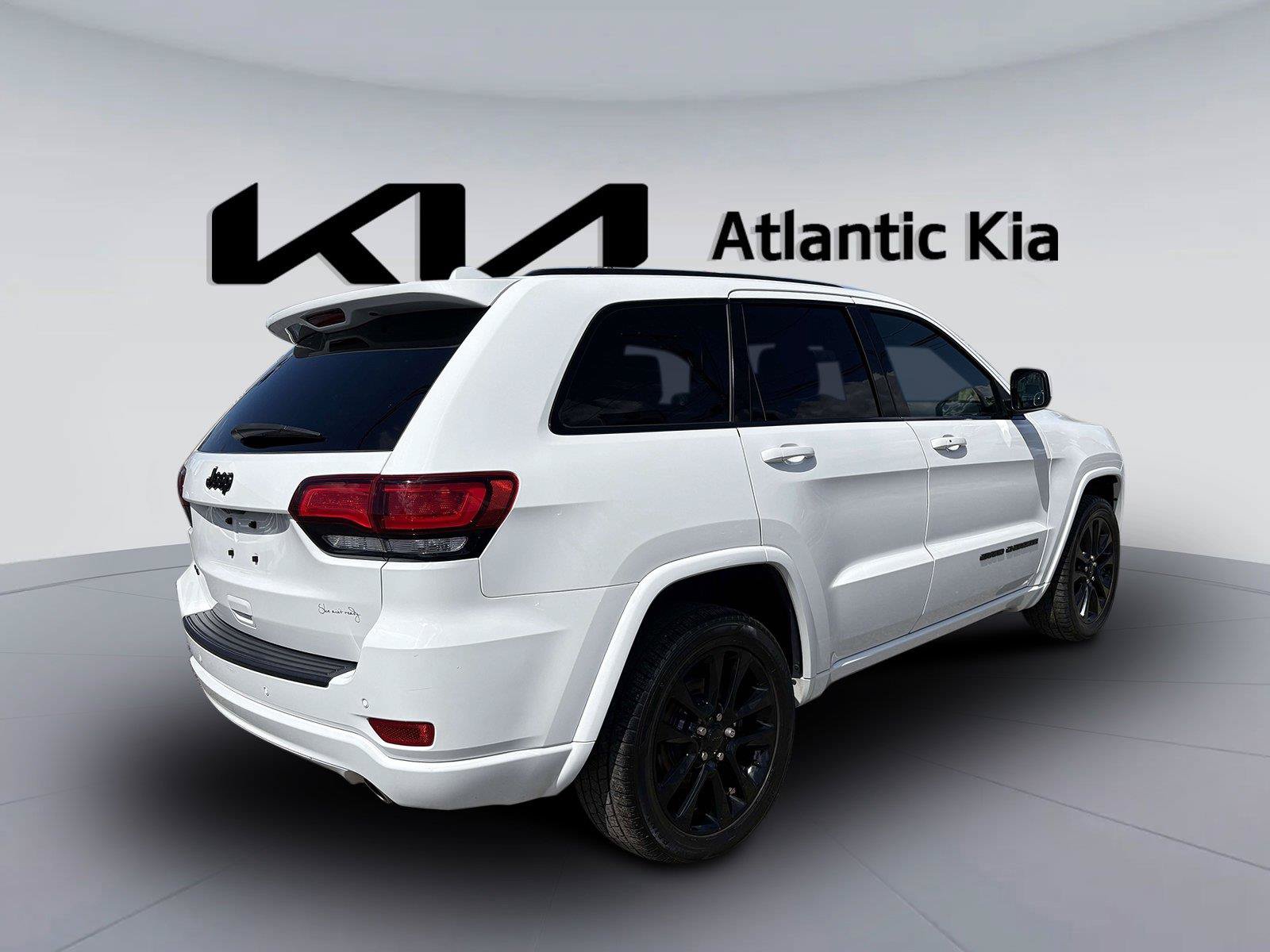 Used 2021 Jeep Grand Cherokee Laredo X AWD/4WD image 6