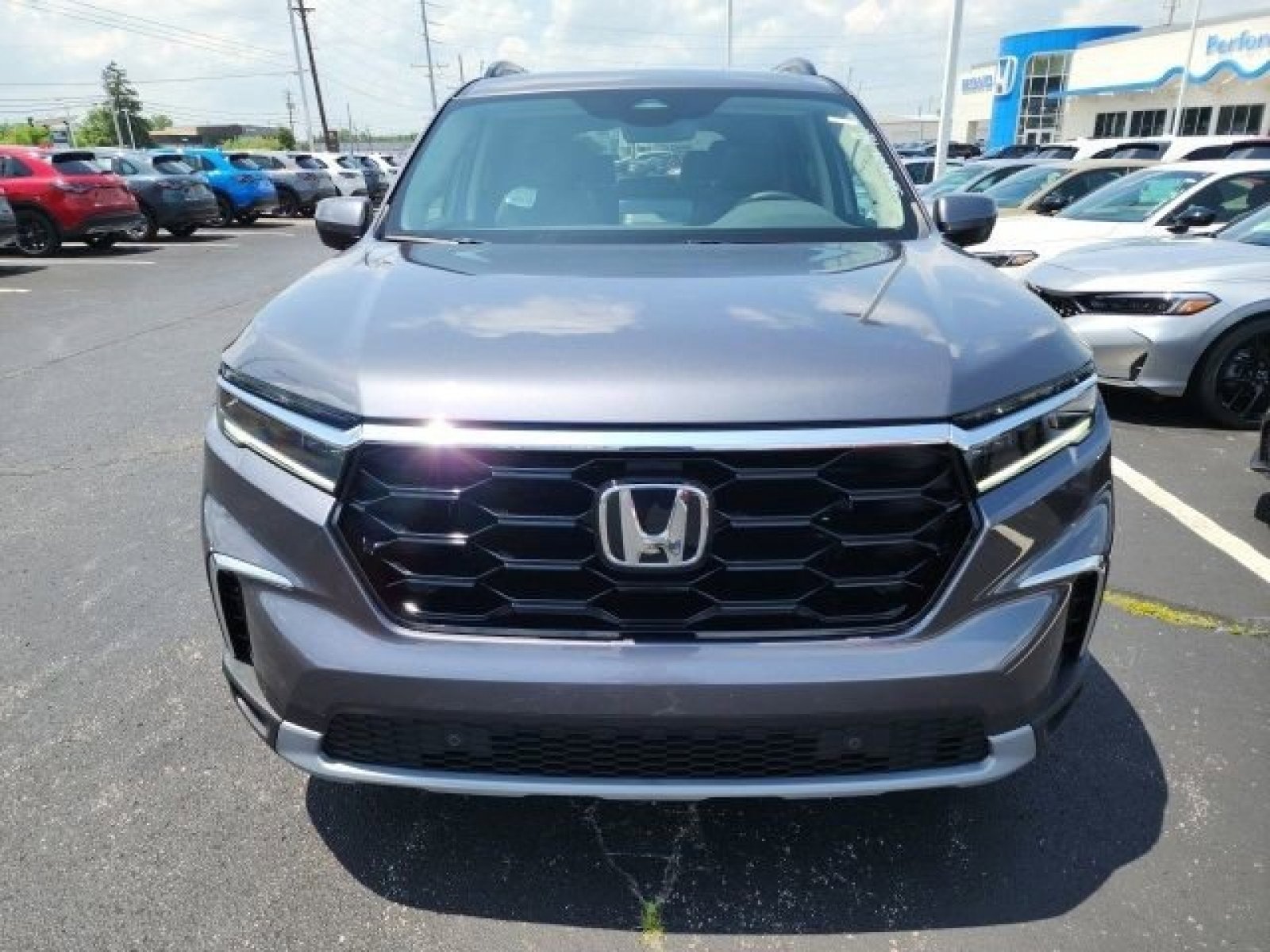 New 2025 Honda Pilot Touring image 2